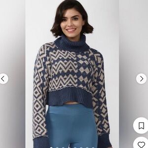 Forever 21 cropped sweater-size S